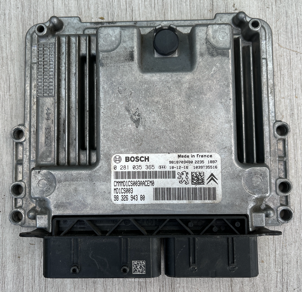 0281035365, 0 281 035 365, 9832694380, 98 326 943 80, MD1CS003