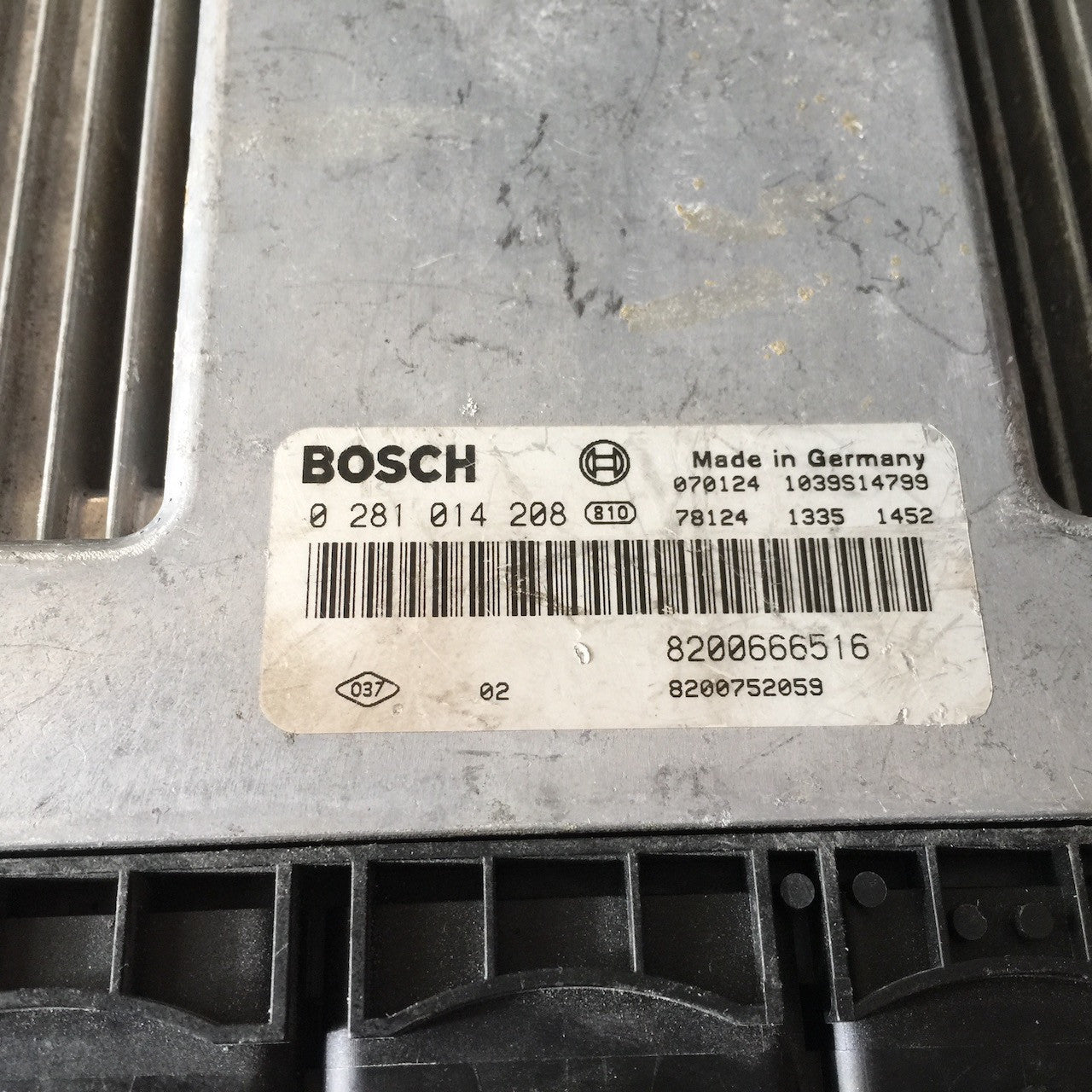 0281014208, 0 281 014 208, 8200752059, 8200666516
