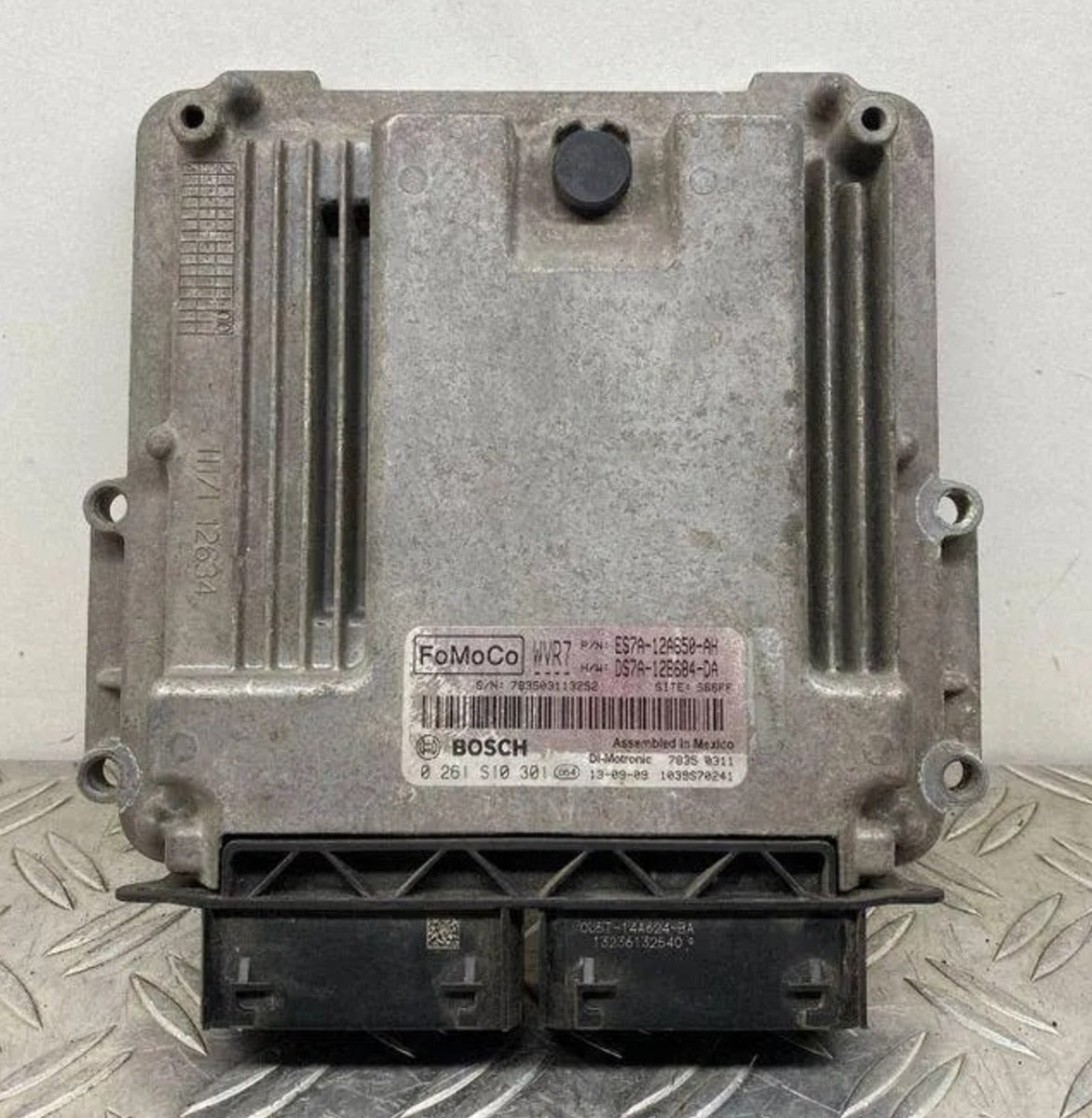 Bosch ECU 0261S10301 ES7A-12A650-AH DS7A-12B684-DA
