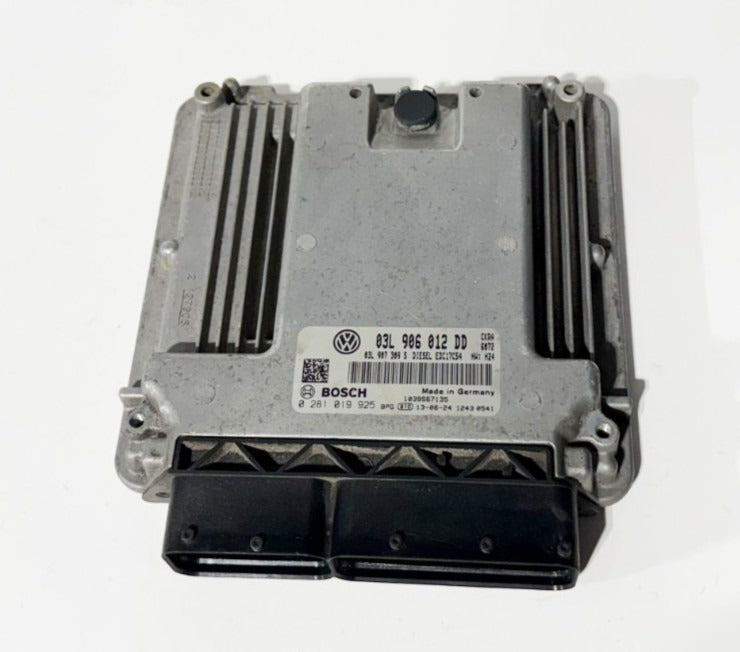Bosch EDC17C54 ECU 0281019925 03L906012DD 03L907309S VW Passat 2.0 TDI