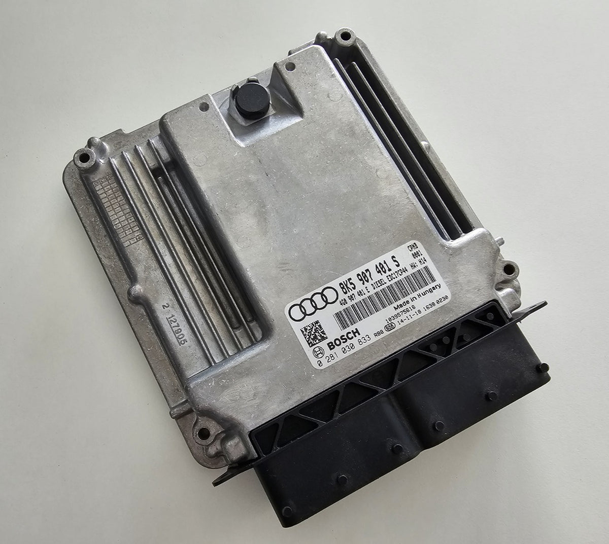 0281030833 8K5907401S 4G0907401E EDC17CP44 ECU