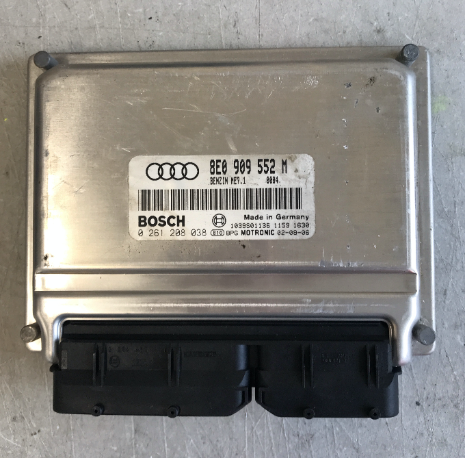 Bosch Engine ECU, 0261208038, 0 261 208 038, 8E0909552M, 8E0 909 552 M, 1039S01136, ME7.1