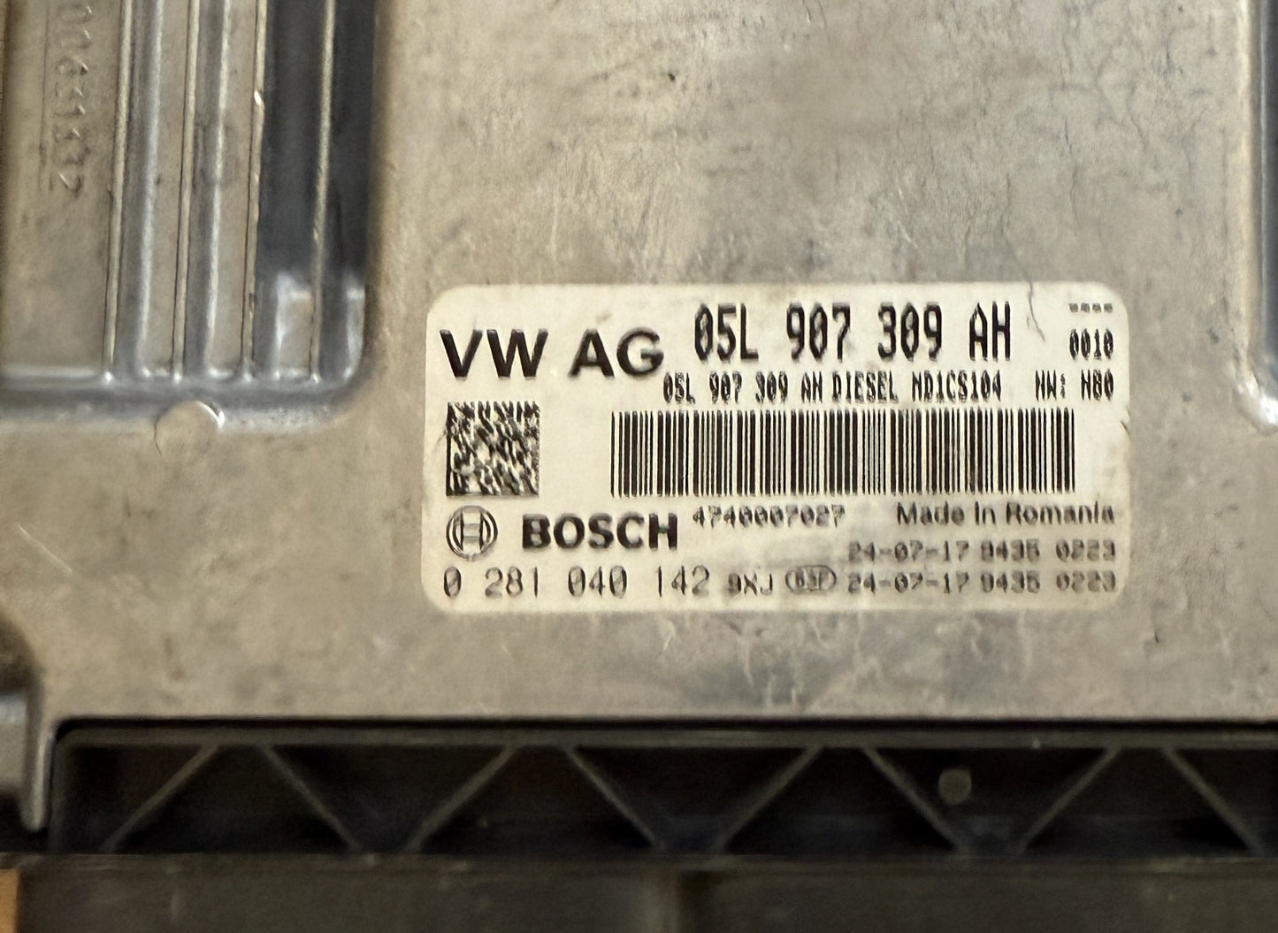 Plug & Play Bosch Engine ECU, VW, 0281040142, 0 281 040 142, 05L 907 309 AH, 05L907309AH, MD1CS104