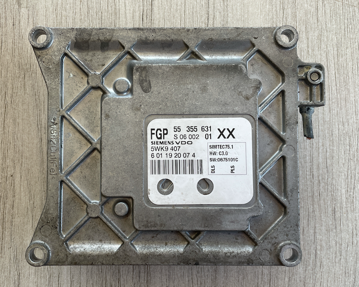 Siemens Engine ECU, Vauxhall/Opel Vectra 1.8L Engine ECU, 55355631, 55 355 631, S0600202, S 06 002 02, FGP, 5WK9407, Simtec 75.