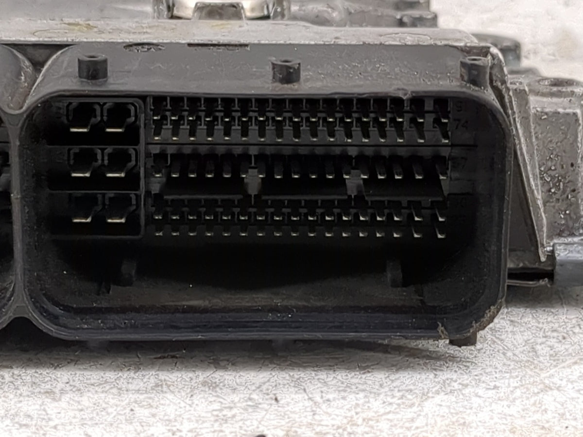 Simos 18.1 06K907425B ECU connector pins